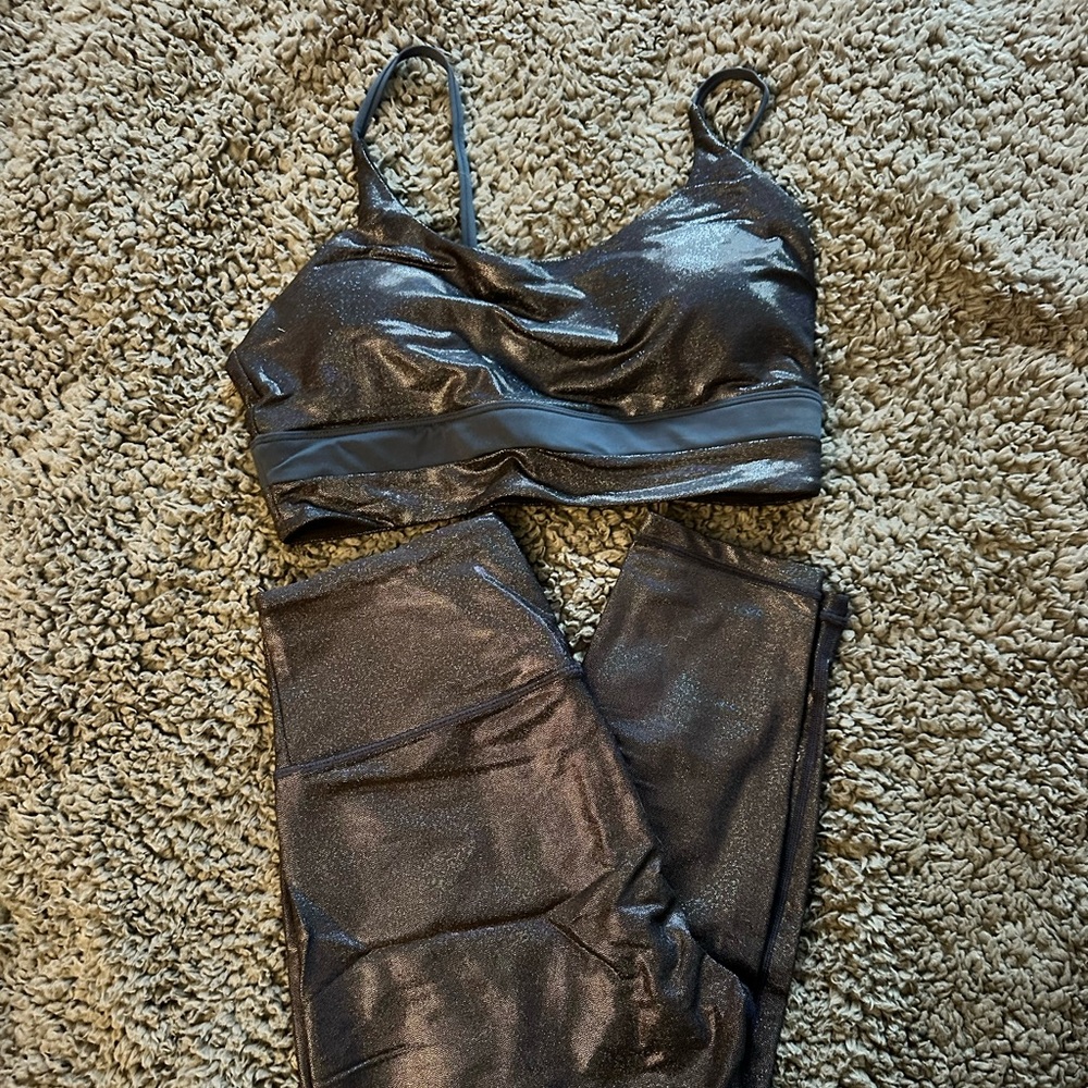 Set of 2 - Zyia Iridescent Navy Blue Activewear Set - glittery/ shiny!